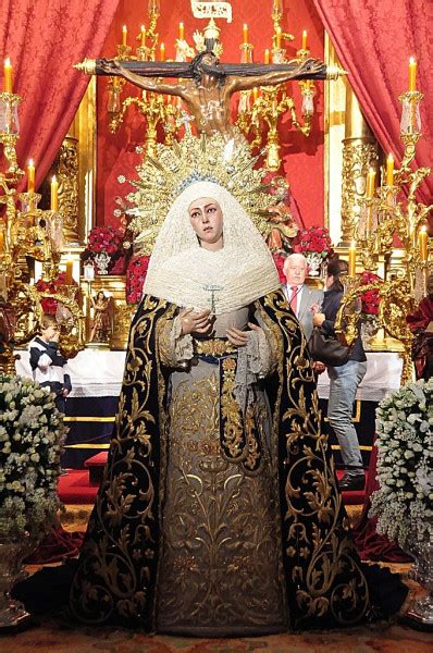 Besamanos De La Virgen De Las Aguas De La Hermandad Del Museo Sevilla