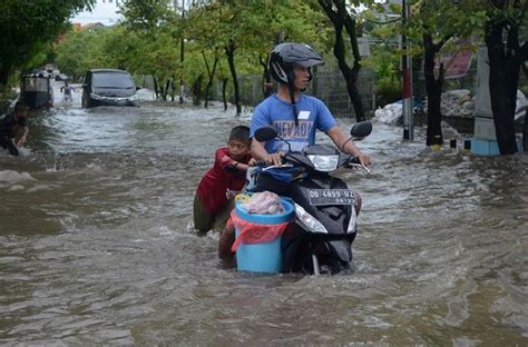 Diguyur Hujan Sejak Senin Makassar Terendam Banjir