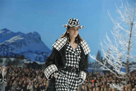 Le Dernier Défilé Chanel Imaginé Par Karl Lagerfeld