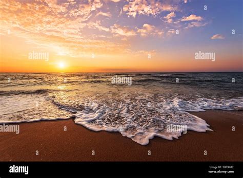 Colorful Ocean Beach Sunrise Sunrise Shot Stock Photo Alamy