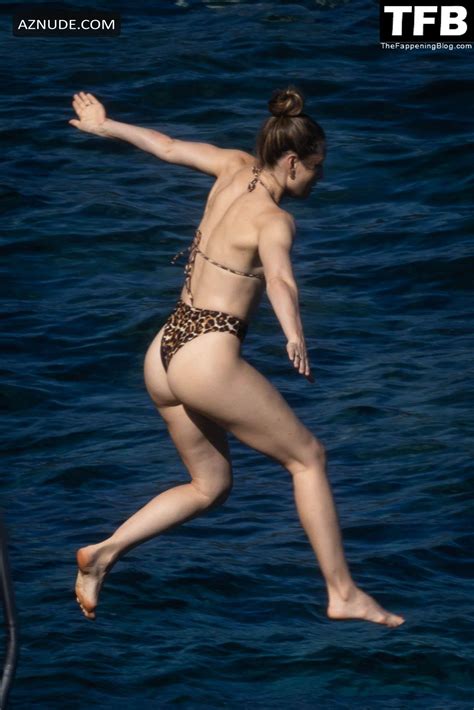 Jessica Biel Sexy Seen Flaunting Her Hot Bikini Body At The Beach In Tuscany AZNude