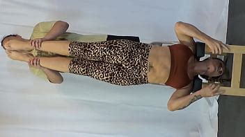 El director de contratación prueba las suelas de los salvavidas XVIDEOS