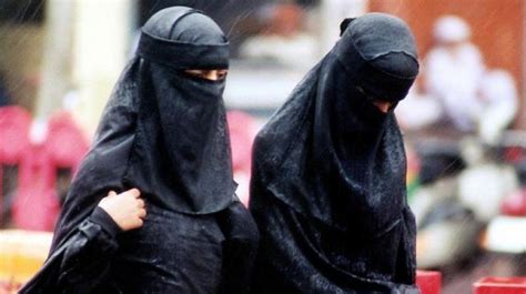 Kerala S Muslim Education Society Bans Burqas In Its Colleges Kerala