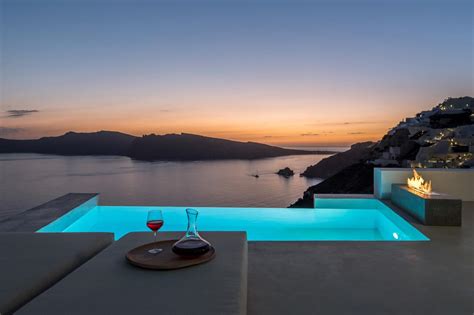 Passion For Luxury : The Saint Hotel Oia - Santorini