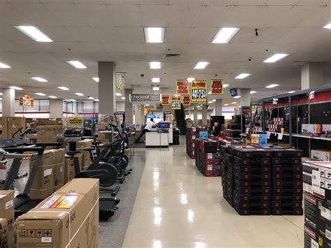 Residents are lining up at the burbank town center movie theater 17