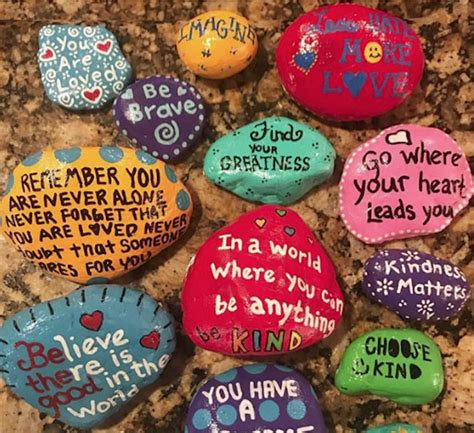 Spreading Art And Kindness With Rock Painting Rock Painting Pictures Painted Rocks Rock