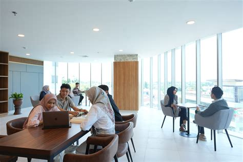 UMY Luncurkan Buku Laporan Akhir Masa Jabatan Rektor 2020-2024