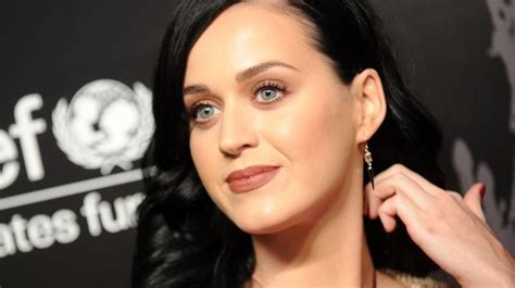 Clip de Unconditionally Katy Perry dévoile une nouvelle version