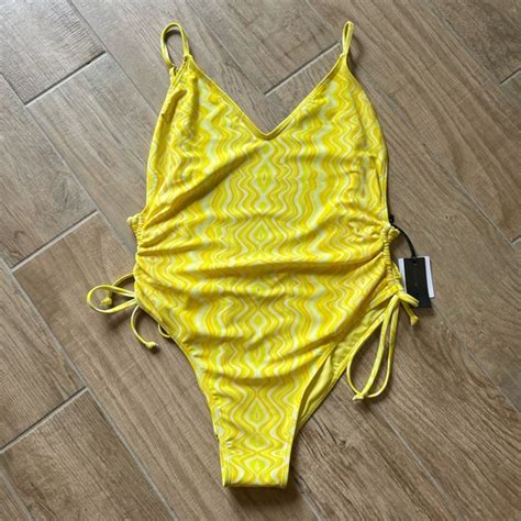 Kendall Kylie Swim Kendall Kylie Nwt Yellow Swirl Low Back Ruched