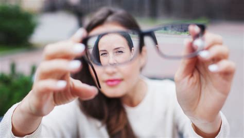 Farsightedness Hyperopia Signs Causes And Treatment