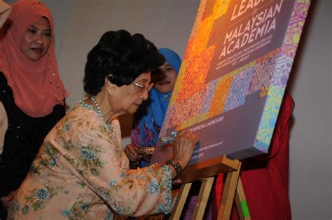 Tun Siti Hasmah Launches Book On Malaysias Women Chancellors Pro