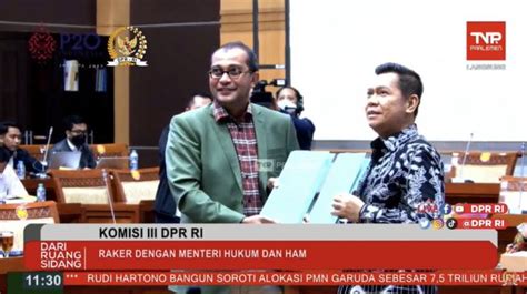 Diserahkan Wamenkumham DPR Terima Draf RKUHP Dan RUU PAS