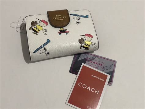 【未使用】 1円スタート Coach コーチ スヌーピー コラボ Peanuts 折り財布 ファスナー チャークマルチカラー 新品未使用