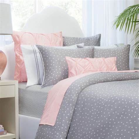 Pink And Gray Bedding Sets For Peaceful Atmosphere In The Bedroom