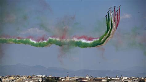 Le Frecce Tricolori In Tutte Le Regioni D Italia Ecco Il Calendario