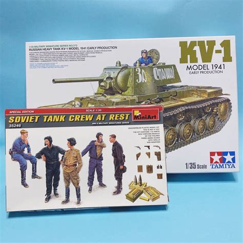 タミヤ 135ソビエト重戦車kv 1 1941年型 And ミニアート ソビエト戦車兵士 特別仕様 未組み立て主力戦車（mbt）｜売買された