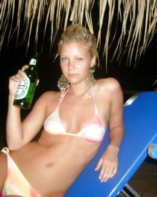 Two Girls On Fun Vacation Trip Porn Pictures XXX Photos Sex Images 505342 PICTOA