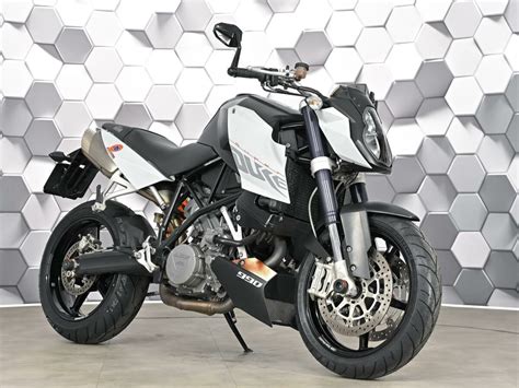 Купить б у KTM 990 Super Duke инжектор в Москве белый naked bike 2008