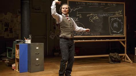 John Leguizamo Estrena La Historia Latina Para Idiotas En Netflix Radio Eme