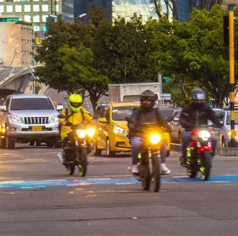 Multas De Tránsito En Bogotá Tres Infracciones Más Comunes De Carros Y