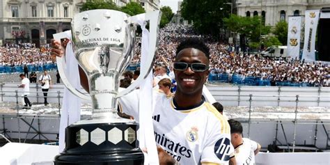 Vinicius Junior é eleito o melhor jogador da Liga dos Campeões pela