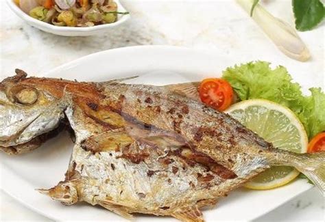 tempat makan ikan kuwe goreng kering terfavorit  jakarta