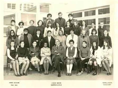 Photo De Classe 1° De 1968 Annexe Lycée Marcel Roby Copains Davant