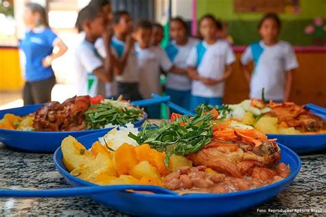 Alimentação escolar é a principal refeição para 56 dos estudantes do