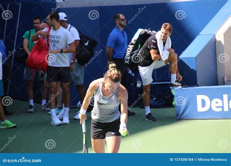 Simona Halep Editorial Stock Image Image Of Flushing 157508184