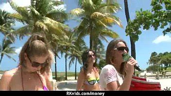 Payer pour des services avec une grande tête XVIDEOS