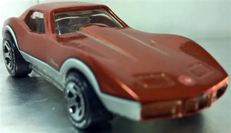 Hot Wheels Classics Corvette Stingray Universo Hot Wheels