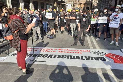 Cultura E Spettacolo Lavoratrici E Lavoratori Verso “stato Di