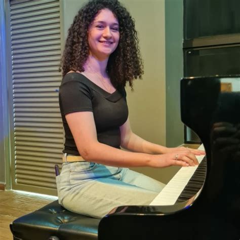 Heloísa Campo Mourão Paraná Professora de piano clássico teclado