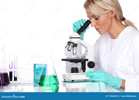 Scienziato Della Donna In Laboratorio Chimico Fotografia Stock