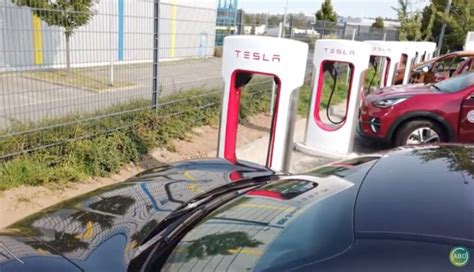 Freies Elektroauto Laden An Tesla Stationen Wohl Panne Teslamag De