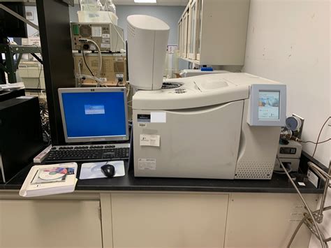 Perkin Elmer Clarus 500 GC Gas Chromatograph System Dual FID Detectors