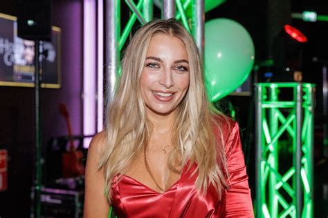Shelly Verlangt Naar Dagen In Bikini En Romee Heeft Bijzondere Familievakantie Show AD Nl