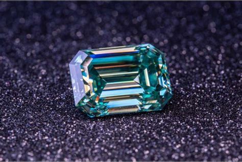 The 5 Main Types Of Emerald Cuts And Shapes - BIRON® Gems