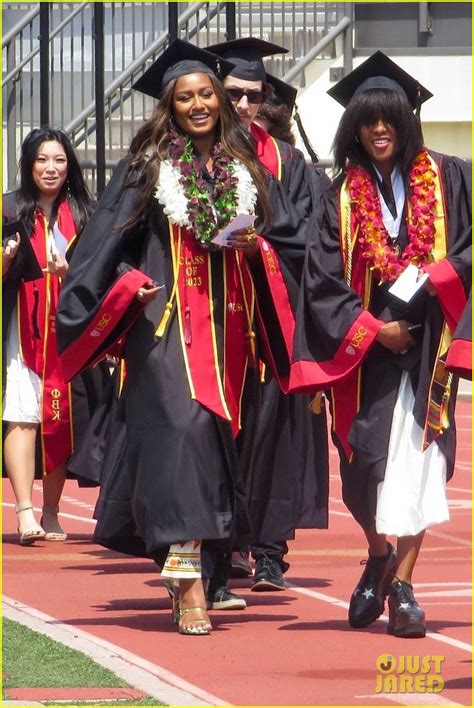 Sasha Obama Graduates from USC with Her Parents & Sister in the ...