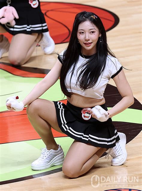 스포키 다리찢기 신공녀 조예린 치어리더 조만간 잠실야구장에서 봬요 화제의 치어리더