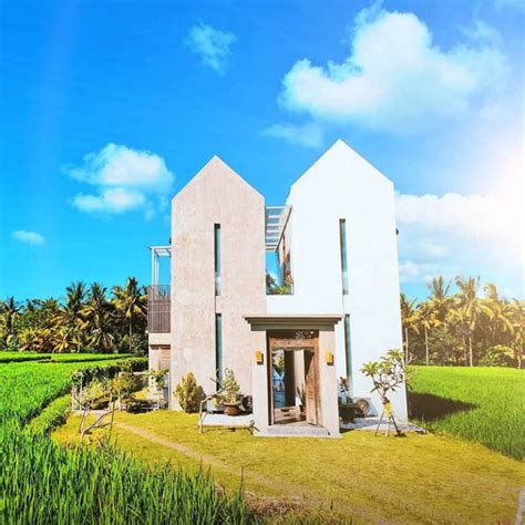 This unique stay in Bali lets you sleep in the middle of a vast rice ...