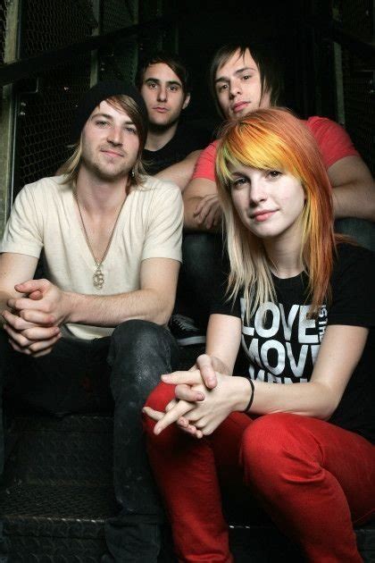 Paramore Wiki Emos Scene Góticos Raros Amino Amino