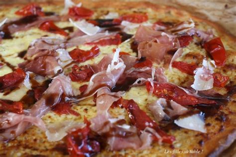 Pizza à La Crème De Parmesan Les Filles à Table