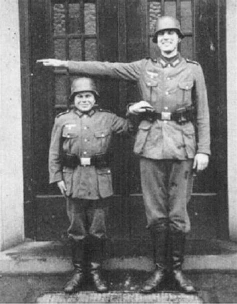 The Life Story Of Jacob Nacken — The Tallest Soldier Of The Wehrmacht Pictolic