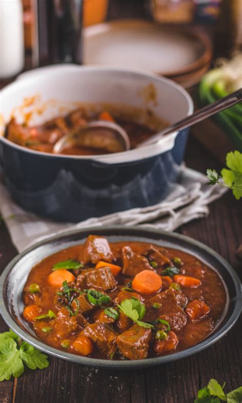 Best Traditional Irish Beef Stew Recipe Guinness Loaves And Dishes