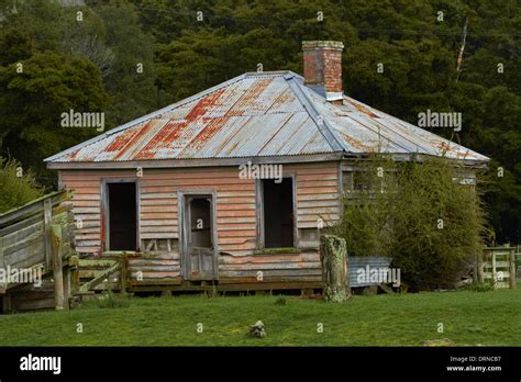 New zealand farmhouse hi-res stock photography and images - Alamy