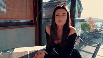 Camarero Se Folla A Una MILF Caliente En Un Restaurante XVIDEOS