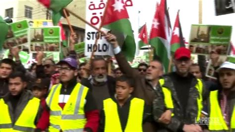 Video Giordania In Migliaia In Piazza Per Gaza