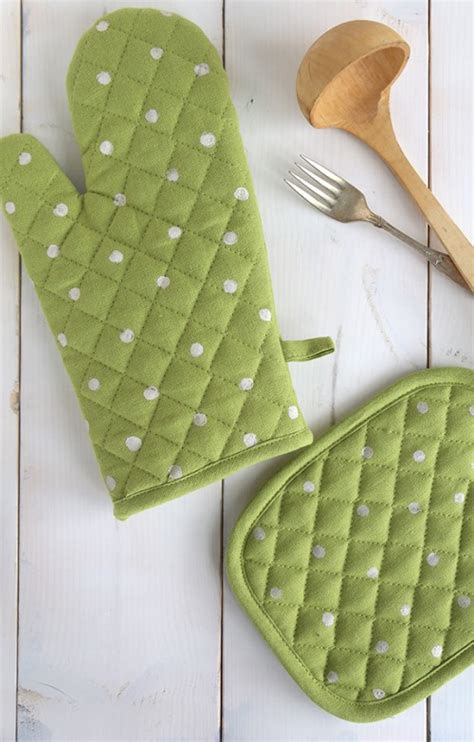 Colorful Diy Potholders From Different Materials Shelterness