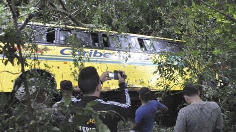 Un Muerto Y Decenas De Heridos En Accidente De Autobús En La Vega